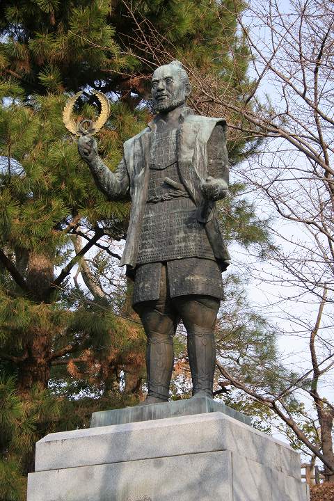 徳川家康の像