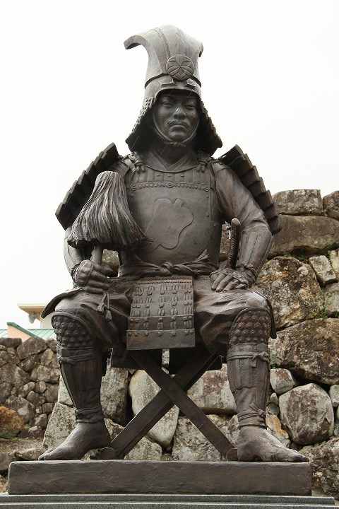 竹中半兵衛の像