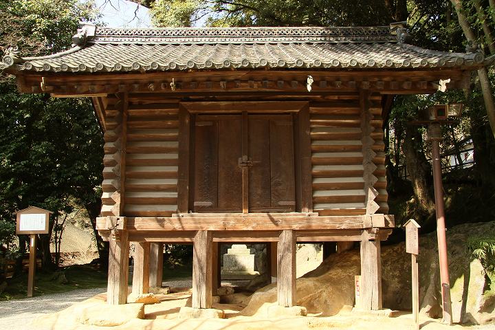 石山寺 経蔵