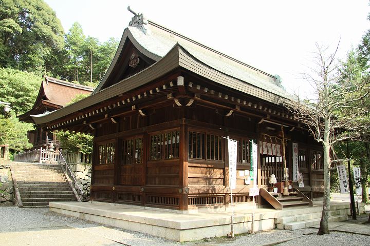 三輪神社 拝殿