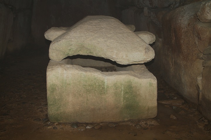 こうもり塚古墳 家形石棺