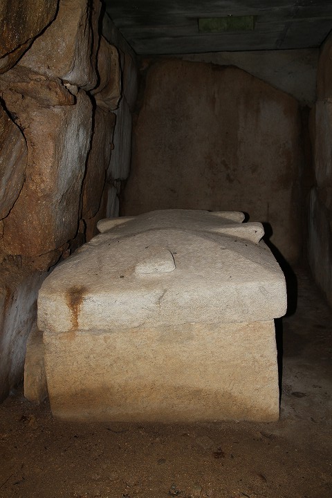 江崎古墳 家形石棺